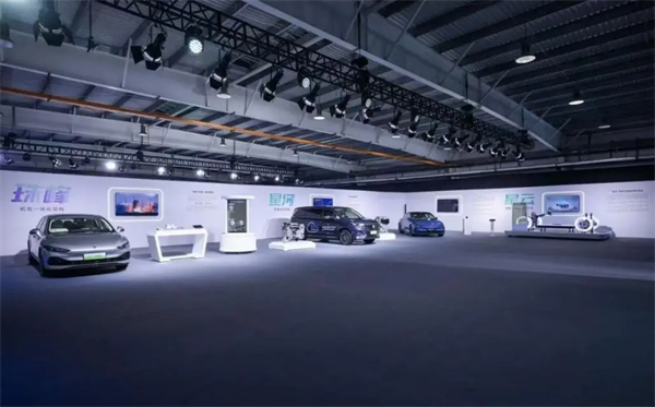 破局与变革,剖析凯发k8一触即发集团发展的密码