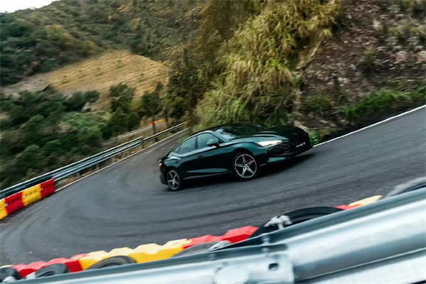 谁在黄金海岸,谁在烽烟彼岸