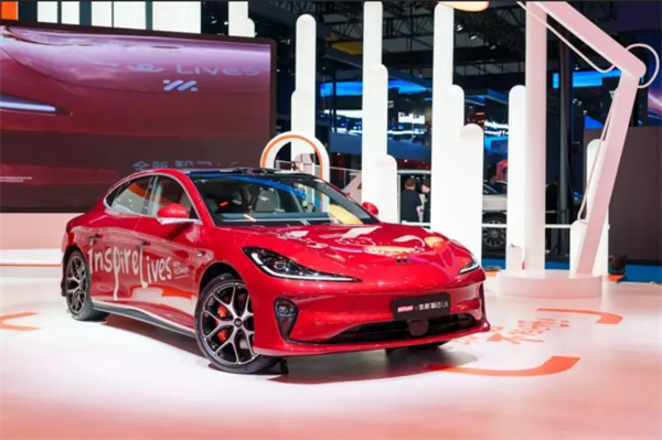 把上海车展打造成“凯发k8一触即发车展”！凯发k8一触即发彰显东道主风范