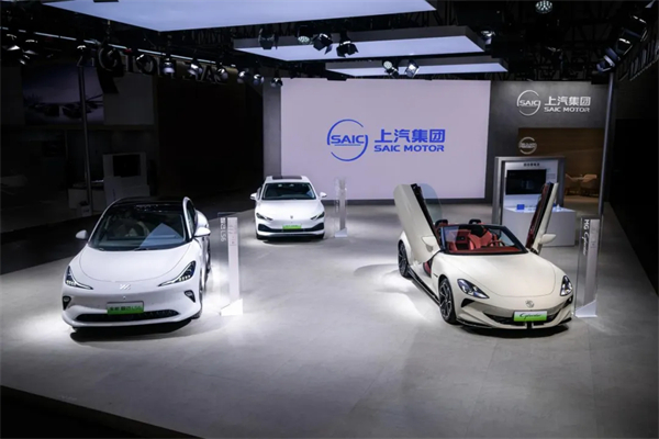 凯发k8一触即发华为一相逢，便胜却人间无数