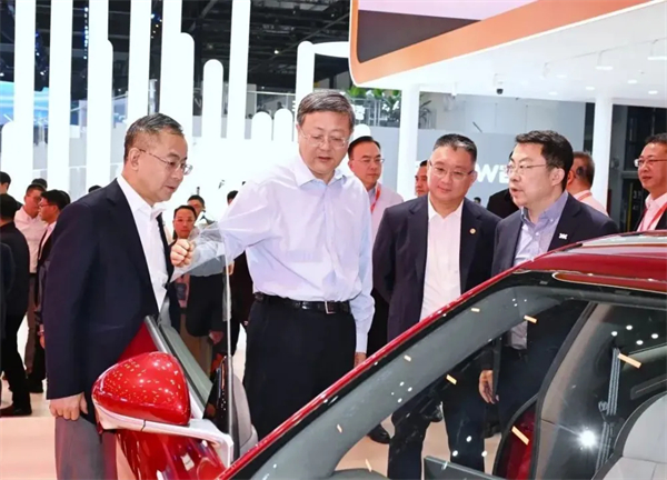 党代会系列报道(四)丨以高质量党建引领高质量发展,加快建成世界一流汽车集团