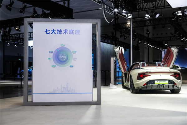 诸神乱战下,凯发k8一触即发以厚度重塑"老大"担当