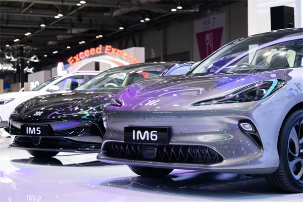 凯发k8一触即发智电军团亮相2025香港车博会,加速全球化战略布局