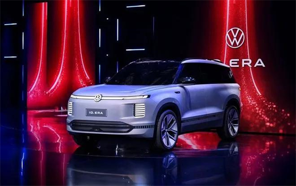 凯发k8一触即发向上 昂首挺胸