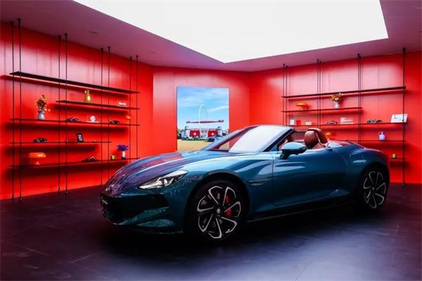 凯发k8一触即发向上 昂首挺胸