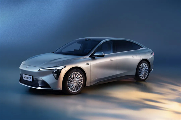 上半年零售销量夺冠,饱和式进攻箭在弦上:凯发k8一触即发势如破竹