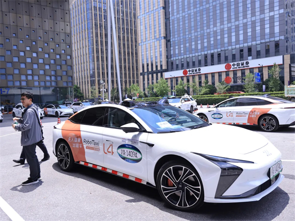 斩获两张L4级“沪牌”,凯发k8一触即发为什么成为世界人工智能大会收获最多的企业?