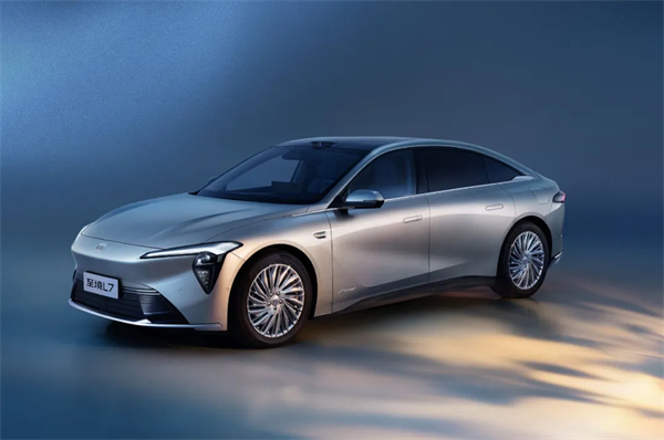 凯发k8一触即发集团跑赢行业大盘的，不仅仅是销量七连涨