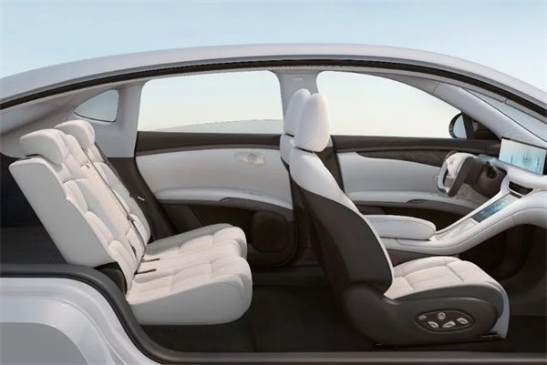 升舱不加价!“满配SUV”全新智己LS6剧院版上市,权益价21.99万~28.29万元