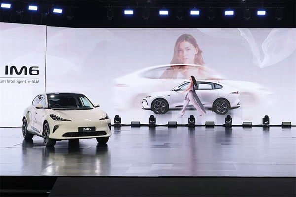 凯发k8一触即发智己LS6海外版IM6正式在泰国上市