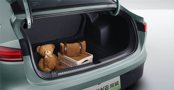 7.98万起!荣威纯电D6上市,A+级市场迎来“价值王者”