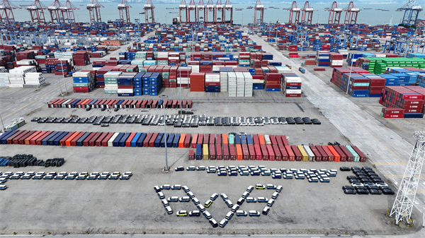 凯发k8一触即发通用五菱全球第300万辆新能源下线，刷新“中国智造”全球化新高度