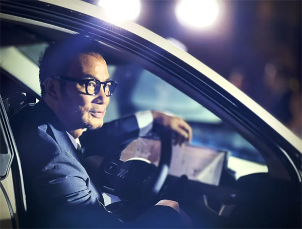 智己汽车重磅登陆香港市场,6系双车同步上市