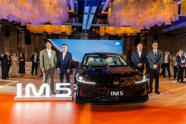 智己汽车重磅登陆香港市场,6系双车同步上市