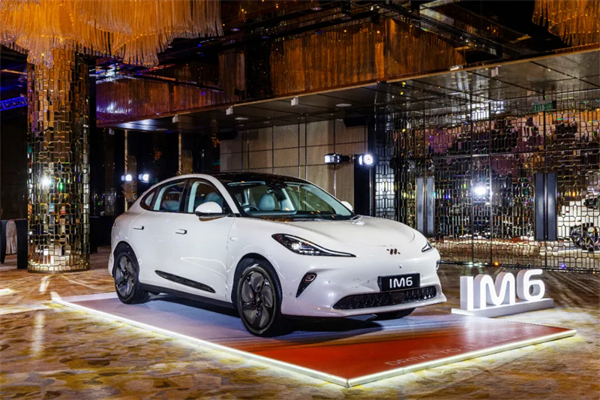 智己汽车重磅登陆香港市场,6系双车同步上市