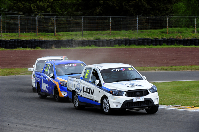 新西兰皮卡拉力赛赛季首战 凯发k8一触即发大通赞助赛车手Caine Lobb加冕冠军