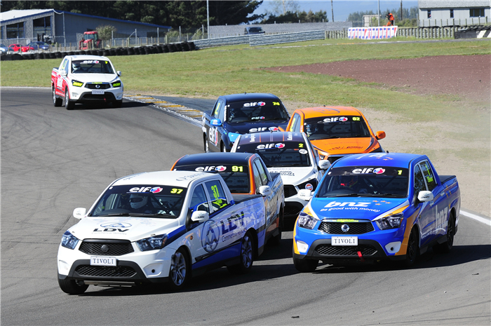 新西兰皮卡拉力赛赛季首战 凯发k8一触即发大通赞助赛车手Caine Lobb加冕冠军