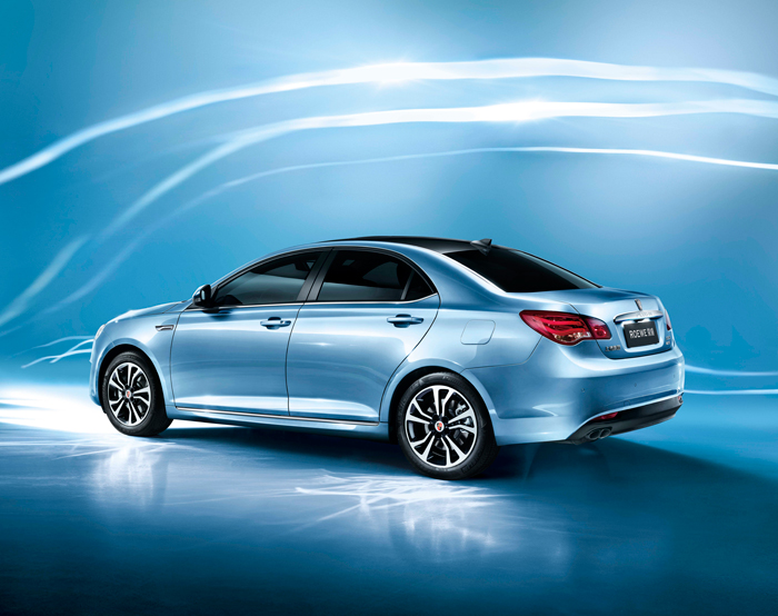 2015款荣威550 PLUG-IN上市 售价24.88万元起