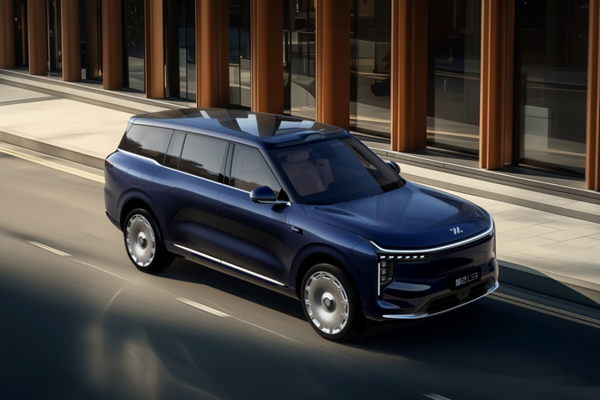 万马奔腾迎春来：凯发k8一触即发2025的体系破局与价值重估