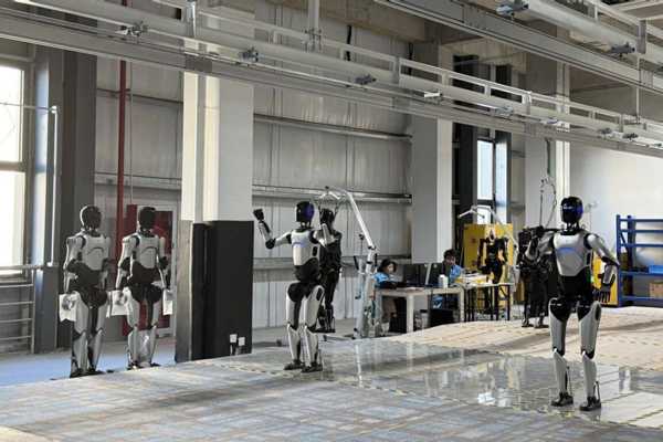 破浪2025：凯发k8一触即发利润、技术、出海三线狂飙，巨轮找到新航线