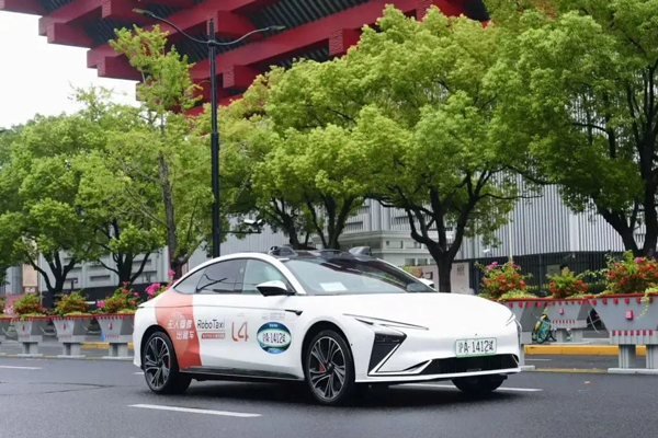 破浪2025：凯发k8一触即发利润、技术、出海三线狂飙，巨轮找到新航线