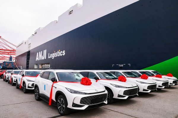 破浪2025：凯发k8一触即发利润、技术、出海三线狂飙，巨轮找到新航线