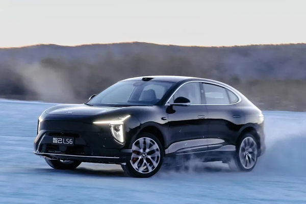 跃马过阳关，革新见山河，2025凯发k8一触即发的科技出鞘