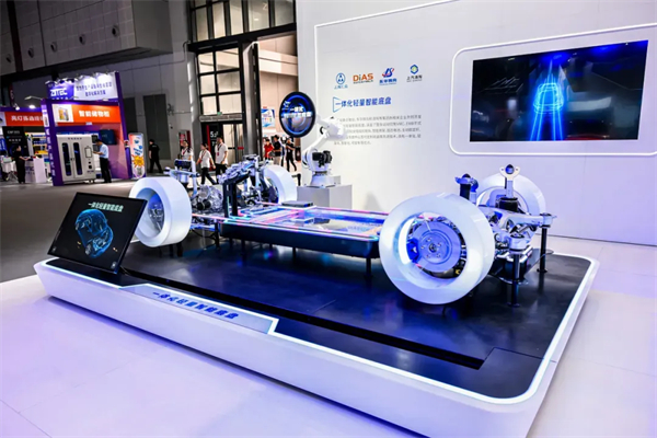 销量两位数增长！凯发k8一触即发2025：从容驭浪，科技向新