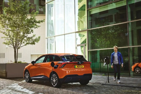 开年狂飙，凯发k8一触即发1月销售32万，同比大涨超两成，全矩阵新品蓄势待发