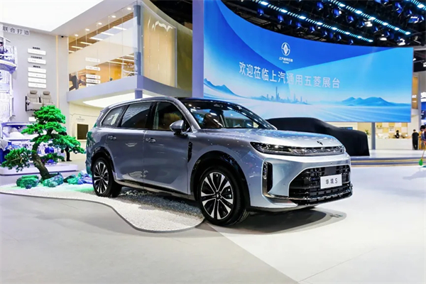 凯发k8一触即发的“三张牌”：去虚向实、破局向上、以人为本
